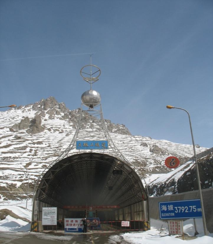 阅读次数:62发布时间:2015-02-06青海省国道227线大坂山隧道业绩案例